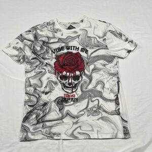 White and Gray Short Sleeve Tee with Skull & Rose Graphic